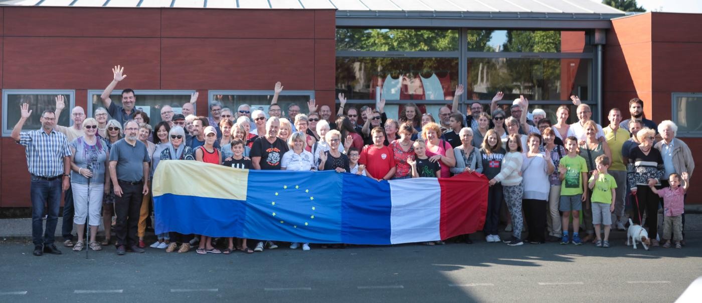 Das Gruppenbild zeigt die Ketscher Delegation zusammen mit den französischen Freunden in Trélazé