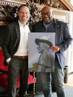 Bürgermeister Timo Wangler und Lamine Naham